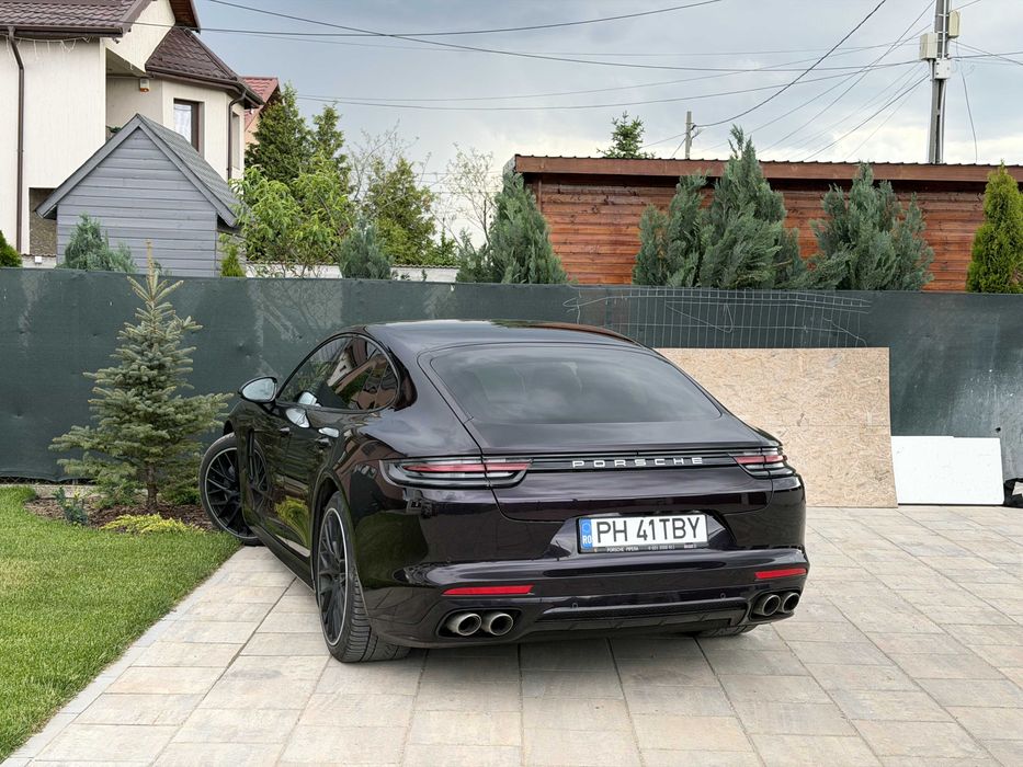 Porsche Panamera 4S