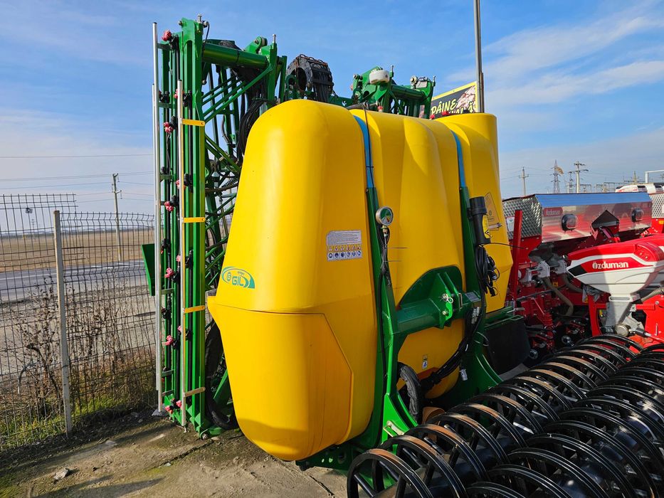 Aparat de erbicidat 2000 litri Gil Spania