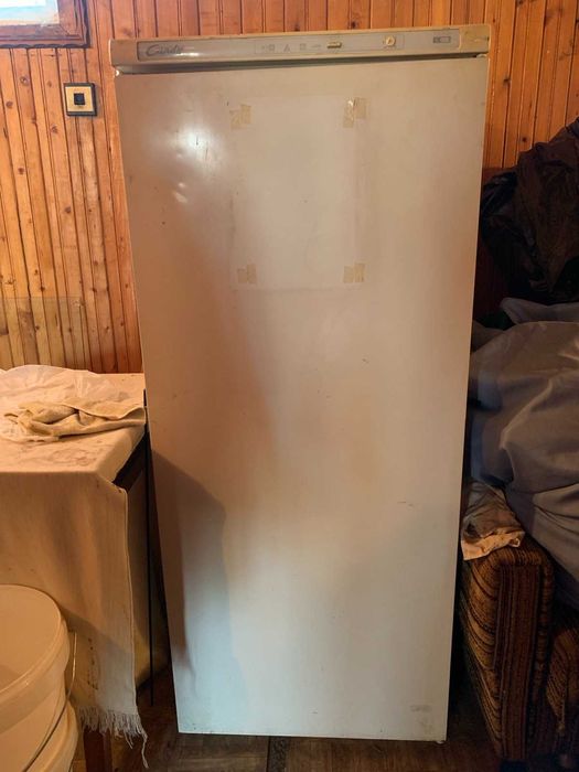 Вертикален фризер Candy