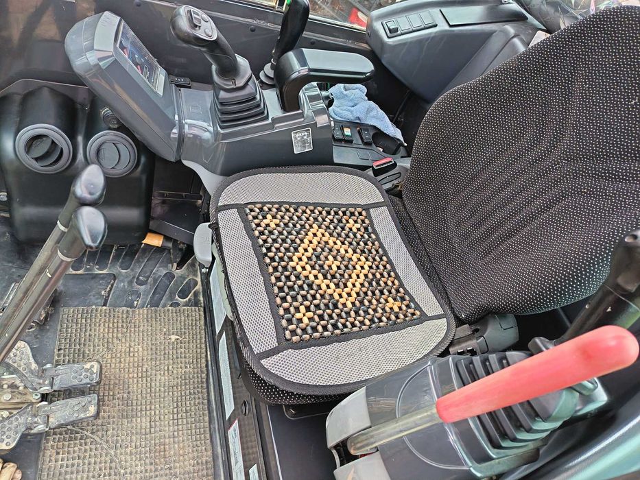 Miniexcavator Kato Yanmar 2.5 3.0 3.5 4.0  3 Cupe Hidraulic