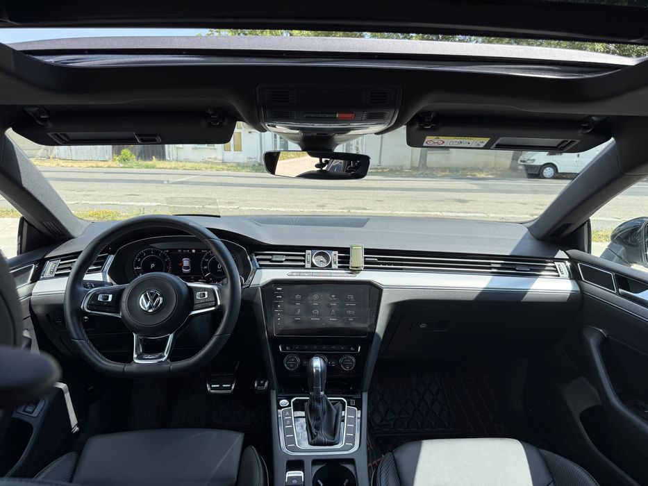 Propietar Vand Vw Arteon R-Line 2.0 TSI 272 CP 4Motion km 8900 reali!