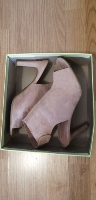 Pantof tip sabot mărimea 40,bluza dama noua mărimea 38/40