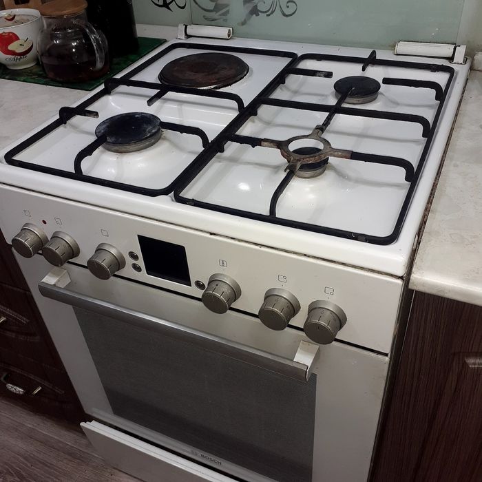 Продам газовую плиту