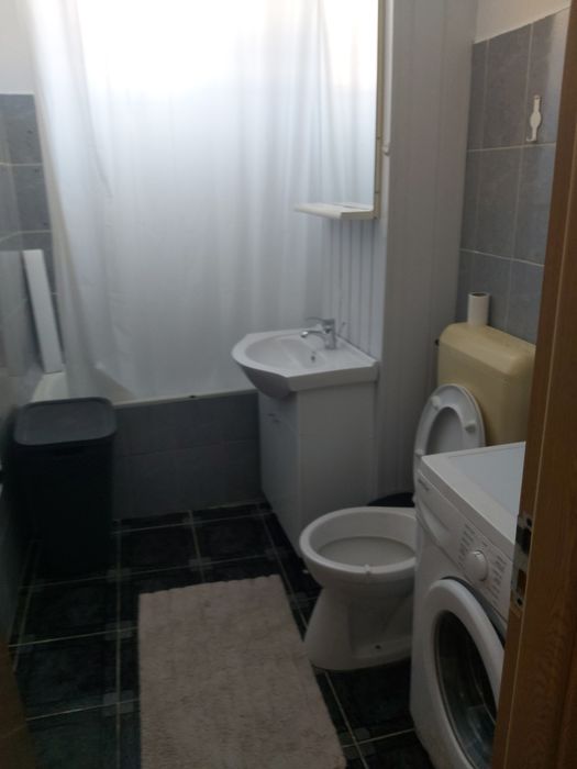 Inchiriez apartament cu 2 camere