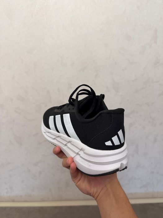 Кроссовки adidas
