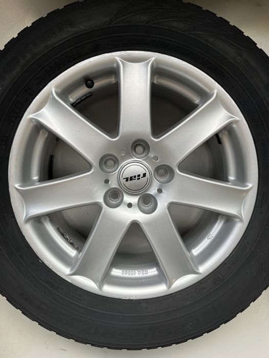 Джанти 17 цола 5х114,3 за Хонда ЦР-В със зимни гуми 225/65/17