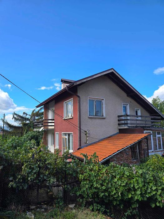 Продавам вила в близост до Рилски Манастир