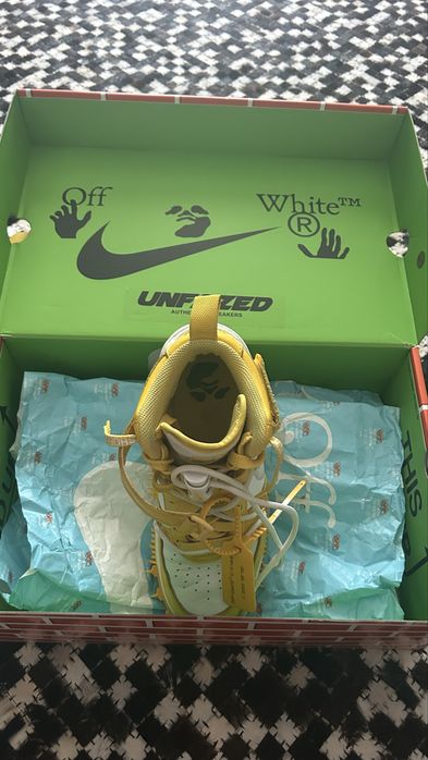 NIKE AIR FORCE 1 Mid  OFF WHITE varsity maize