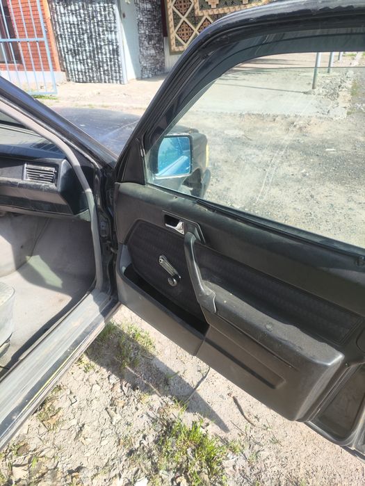 Мерседес 190 2куп 1990