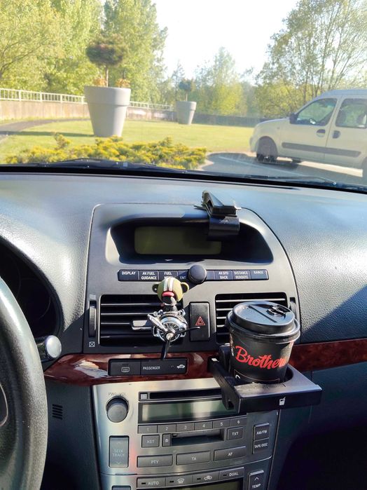 Vând Toyota Avensis 2.0 benzină