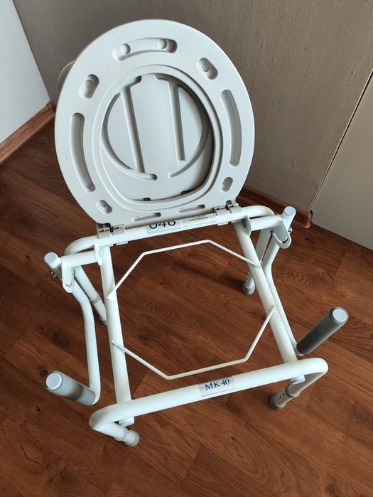 Санитарный стул для инвалидов