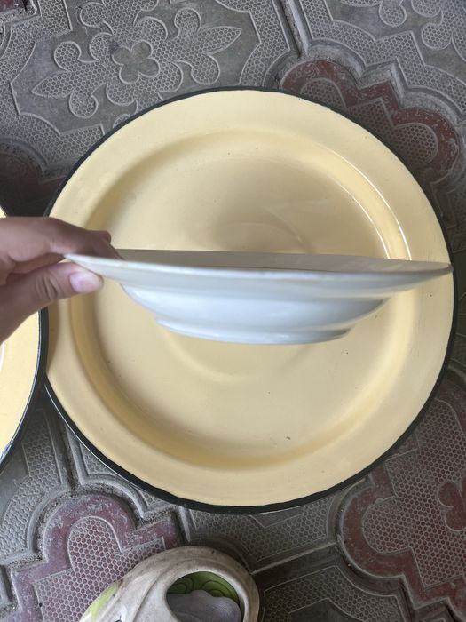 Винтажные глубокие тарелки