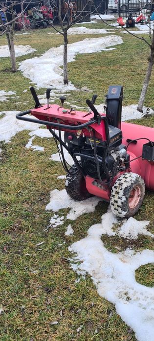 Freză de zăpadă  cu motor pe benzină