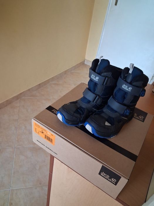 Продавам оригинални детски  ботуши Jack Wolfskin N 32