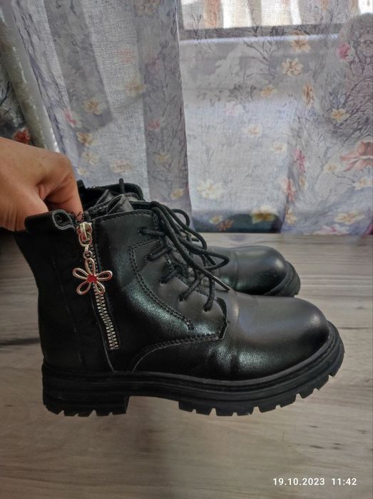 Ботинки на девочку