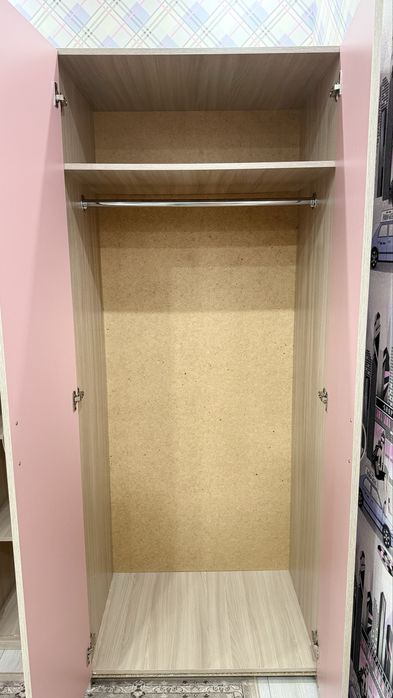 Продам шифоньер, пенал и стол. Цена от 5 тыс