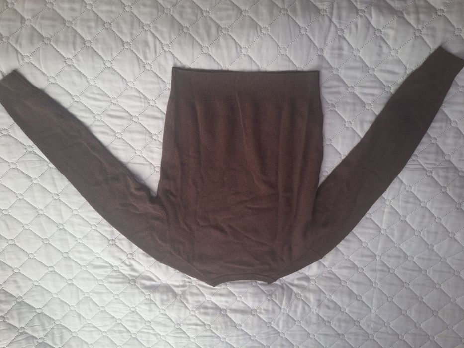 Вълнен пуловер Massimo Dutti