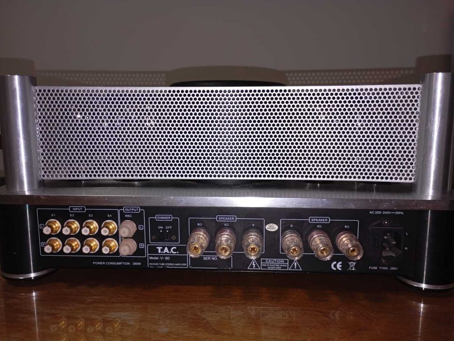 Amplificator high-end cu tuburi electronice (lampi) T.A.C. V-60 2x60W RMS