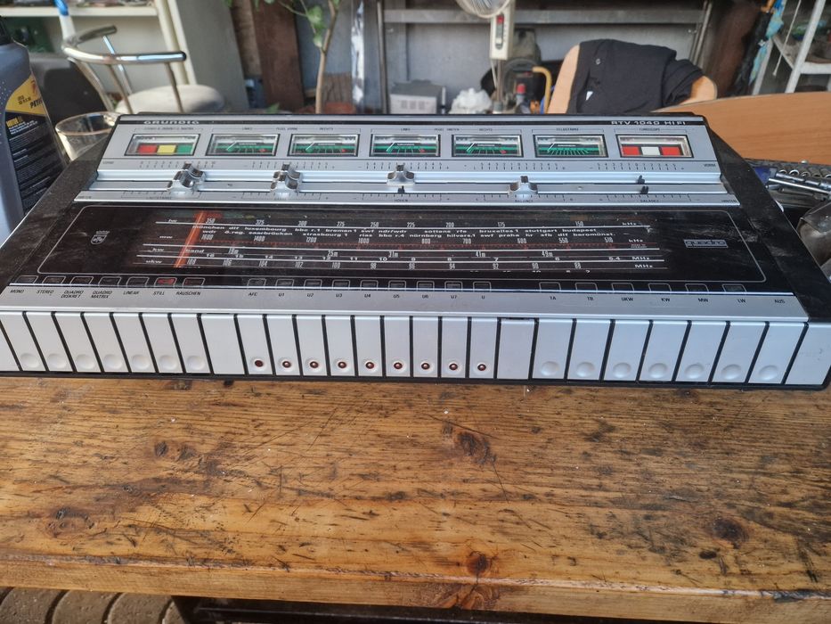 Radio cu stație Grundig