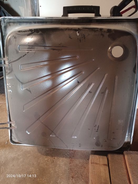 Продам эмалированный душевой поддон.