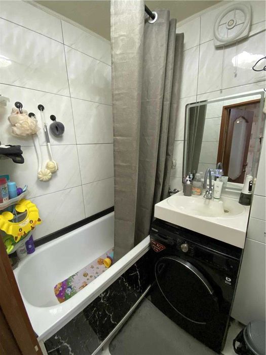 3х ком в 21 мкр .Теплая