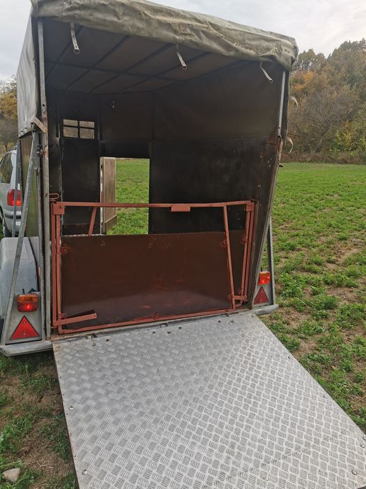 Remorcă transport animale 2000kg înmatriculată