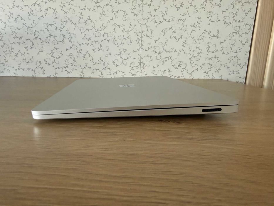 Лаптоп Microsoft Surface 7, Qualcomm Snapdragon X Plus, 16 GB RAM, 256 GB SSD
