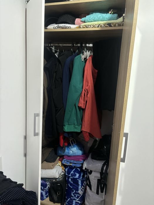 Продается шкаф спальный