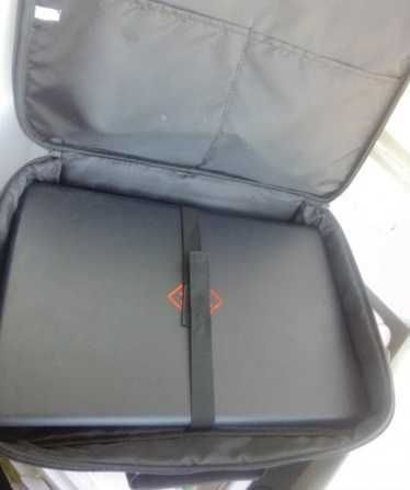 Качествена Чанта за лаптоп HAMA Montego, 17.3", Черна