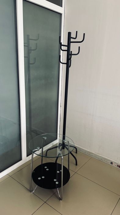 Продам стол стулья шкаф диван офисный