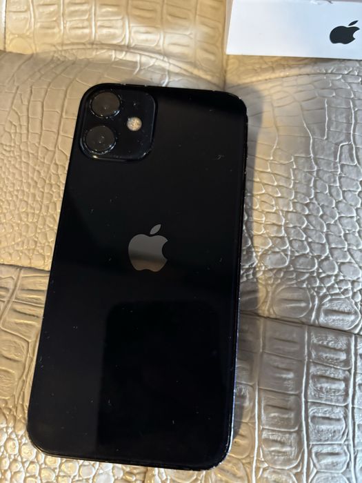 IPhone 12 mini супер състояние.