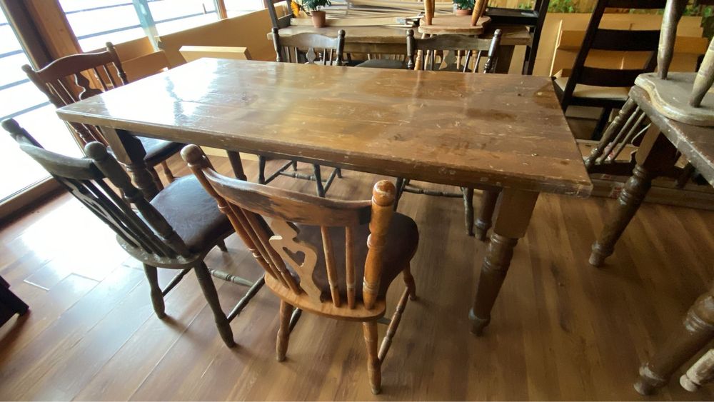 Vand mobilier hotelier (pat saltea dulap TV)