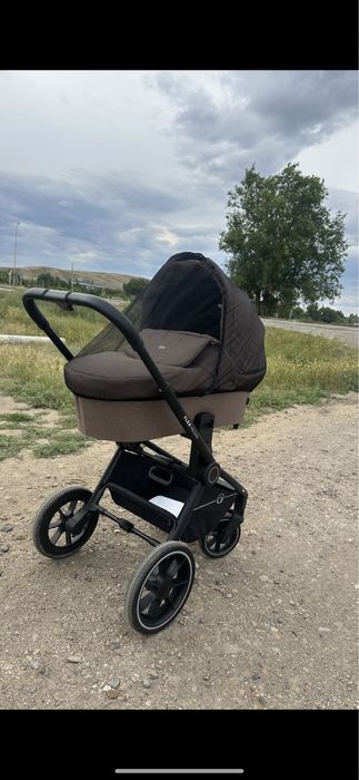 Продам коляску 2 в 1 люлюка/прогулочная