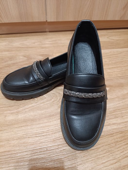 Туфли для девочки 37р