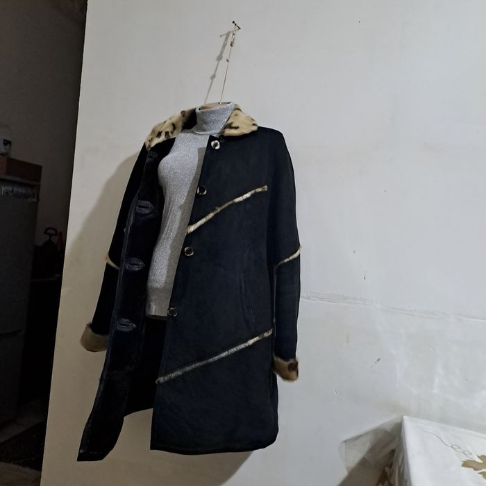 Дублёнку пальто натуральный раз. 48,50. С мехом.цен.700.000сум