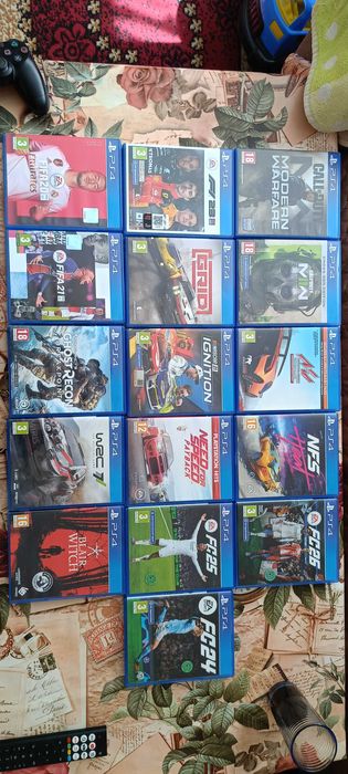 Продавам PS4Slim+16игри в отлично състояние към нея!