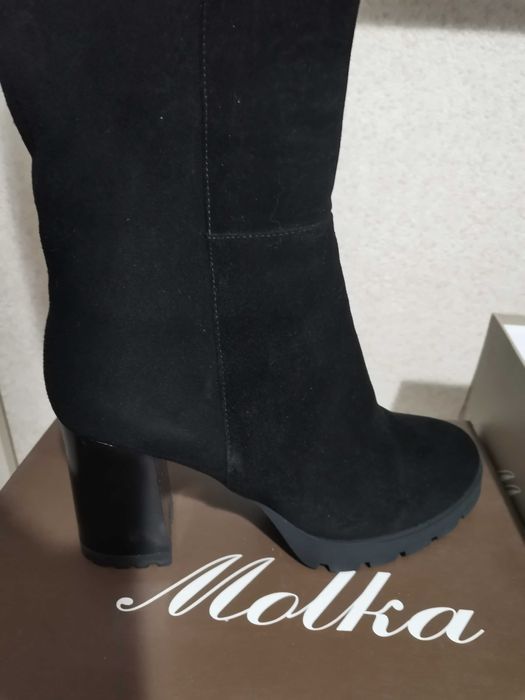 Продам замшевые сапоги