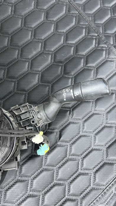 Подрулевой переключатель Камри 70