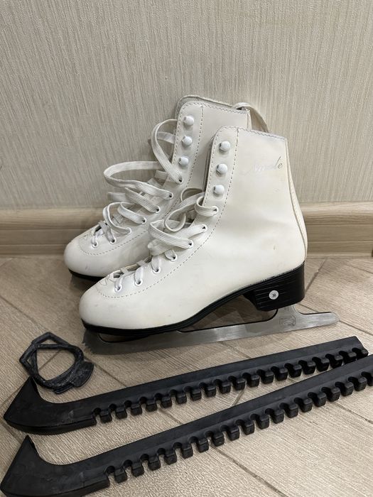 Коньки фигурные