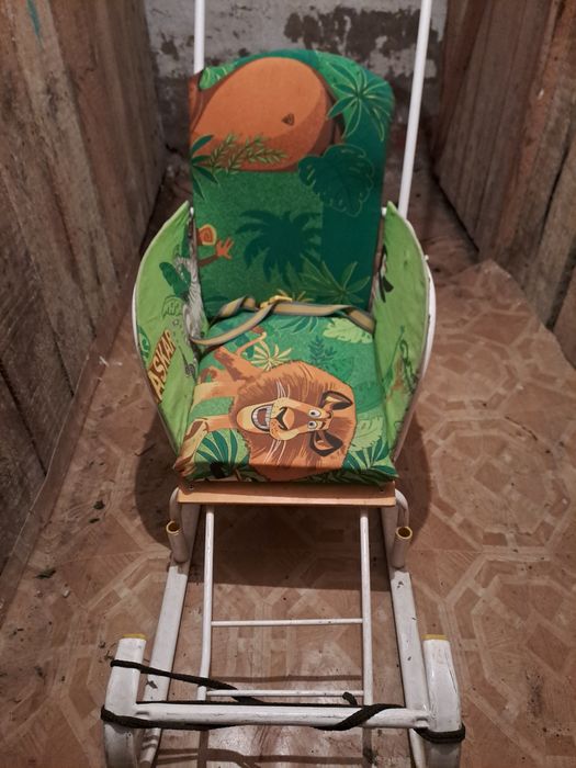 Продам санки в хорошем состоянии