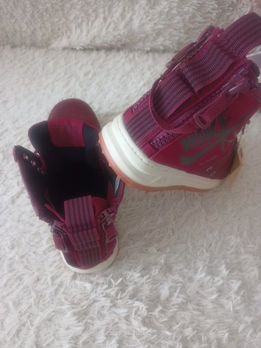 Кроссовки демисезонные