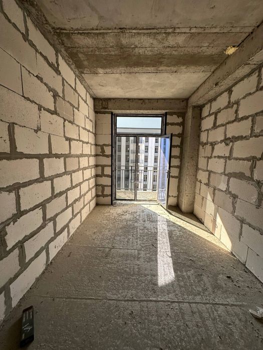 Buxara sity da 9 qavatlik manalitni doning 9 etajida 1 xona karopka