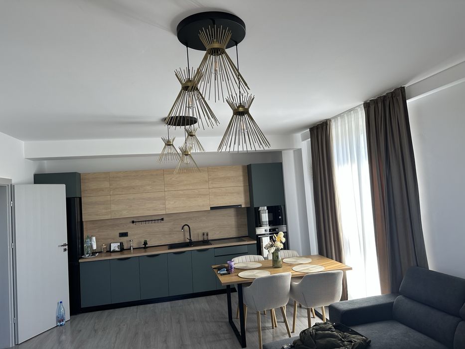 Vand apartament cu 2 camere ,baie ,balcon .baile felix