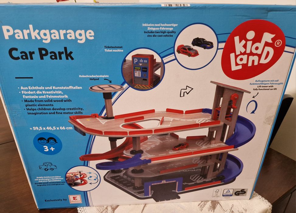 Детска игра писта, гараж, паркинг