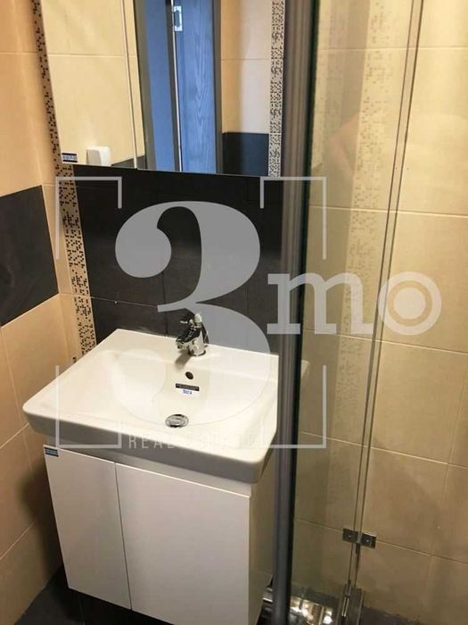 „3mo“ отдава под наем двустаен апартамент, находящ се в ж.к. Дружба 2