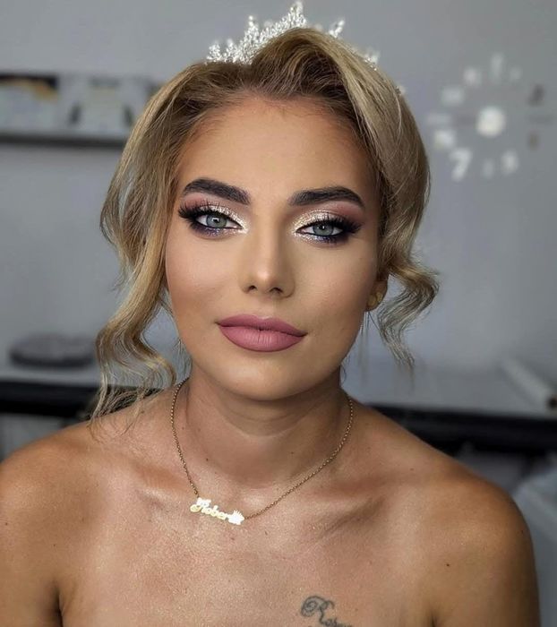 Make-up & coafură ( Craiova)