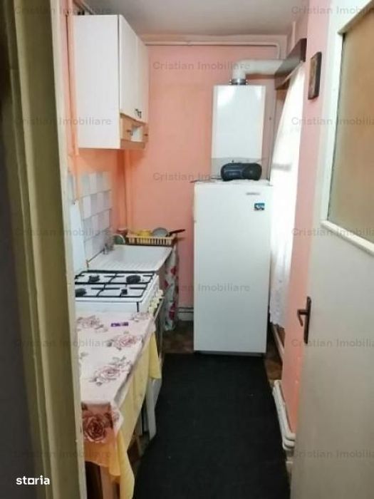 - Garsoniera confort 1 decomandata zona Obor