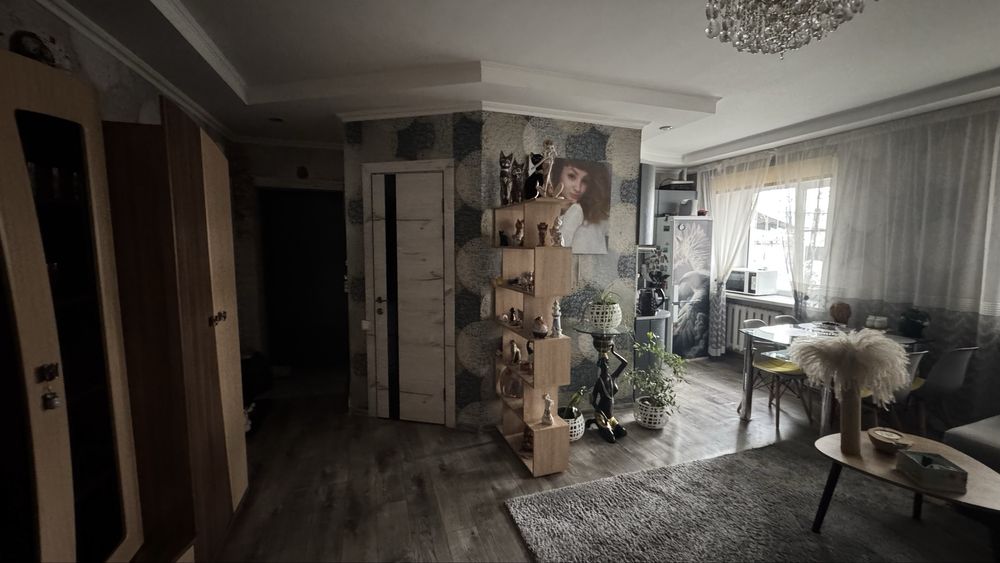 Продам 3хкомнатную квартиру-студию