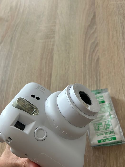 Комплект Fujifilm Instax Mini 12 + снимки