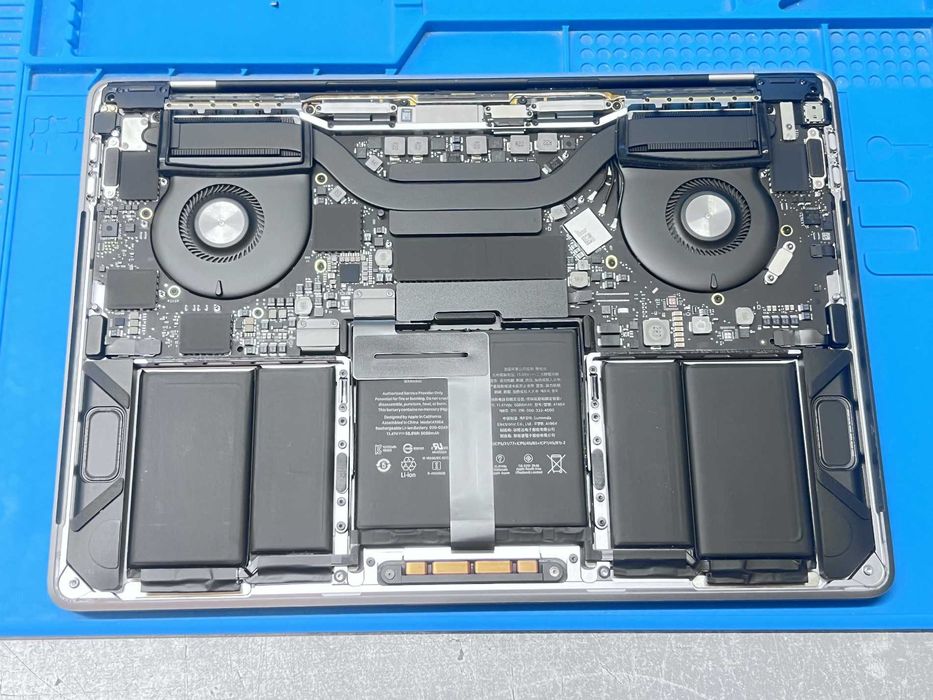 Реновиран лаптоп Apple MacBookPro 15.2 13.3 16GB 1ΤB M.2 Nvme